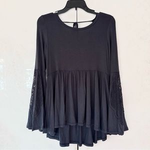 NWT American Eagle Flowy Top